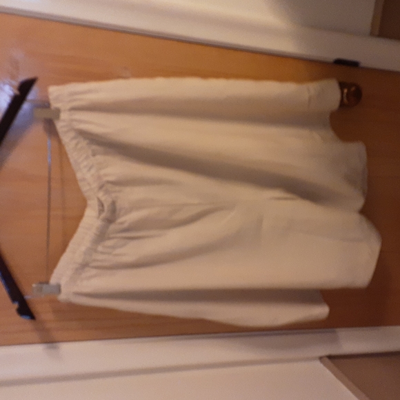 Liz Claiborne woman cream color size 22W shorts - Picture 3 of 7